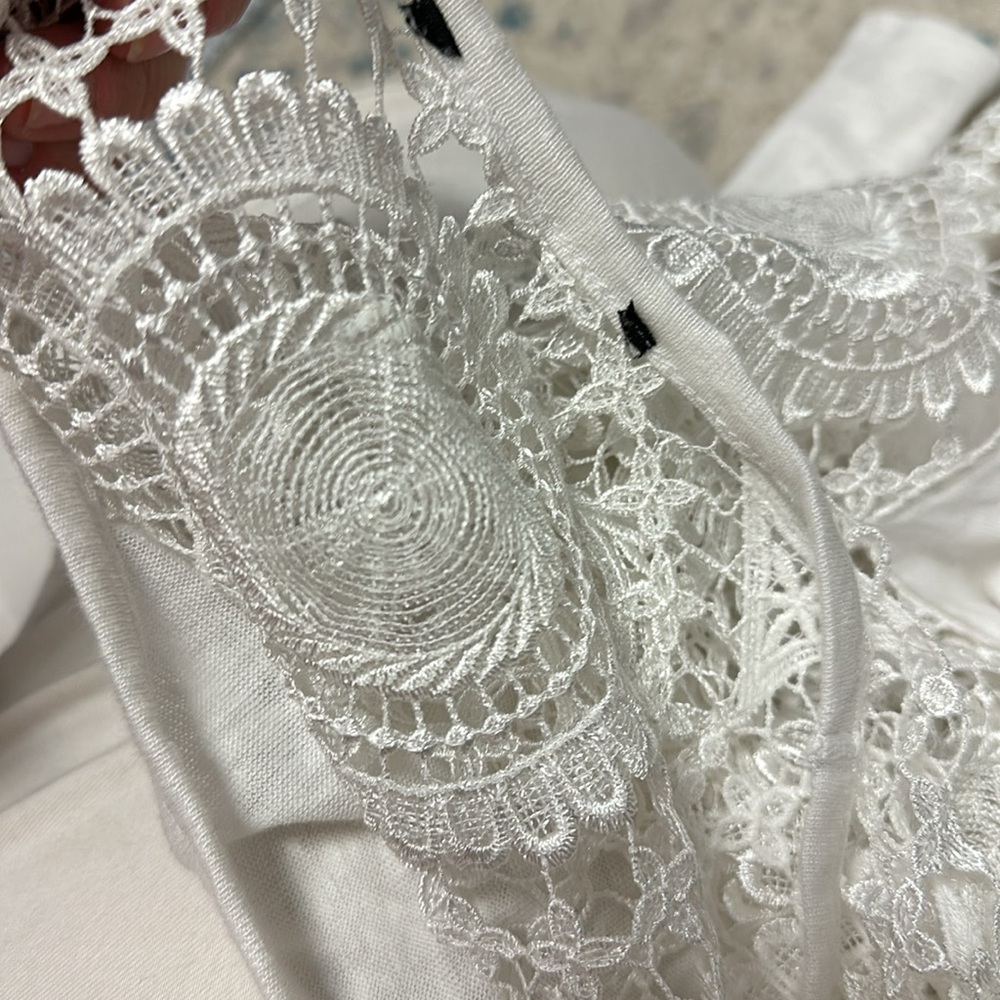 So Pretty! Lace/Linen Top - Picture 13 of 13